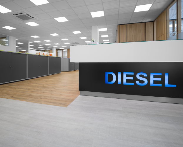 Empfangsbereich von Diesel24 mit beleuchtetem Logo in quadratischer Ansicht