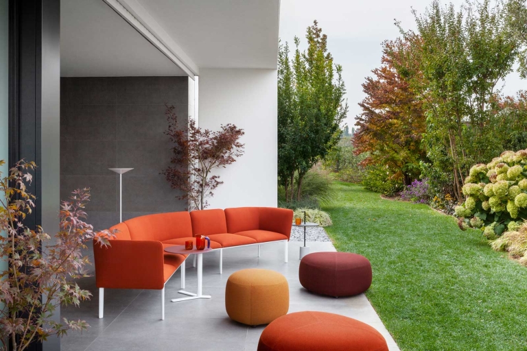 Outdoor-Lounge in Orange